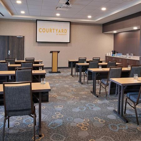 Courtyard By Marriott Petoskey At Victories Square Hotel Exterior photo