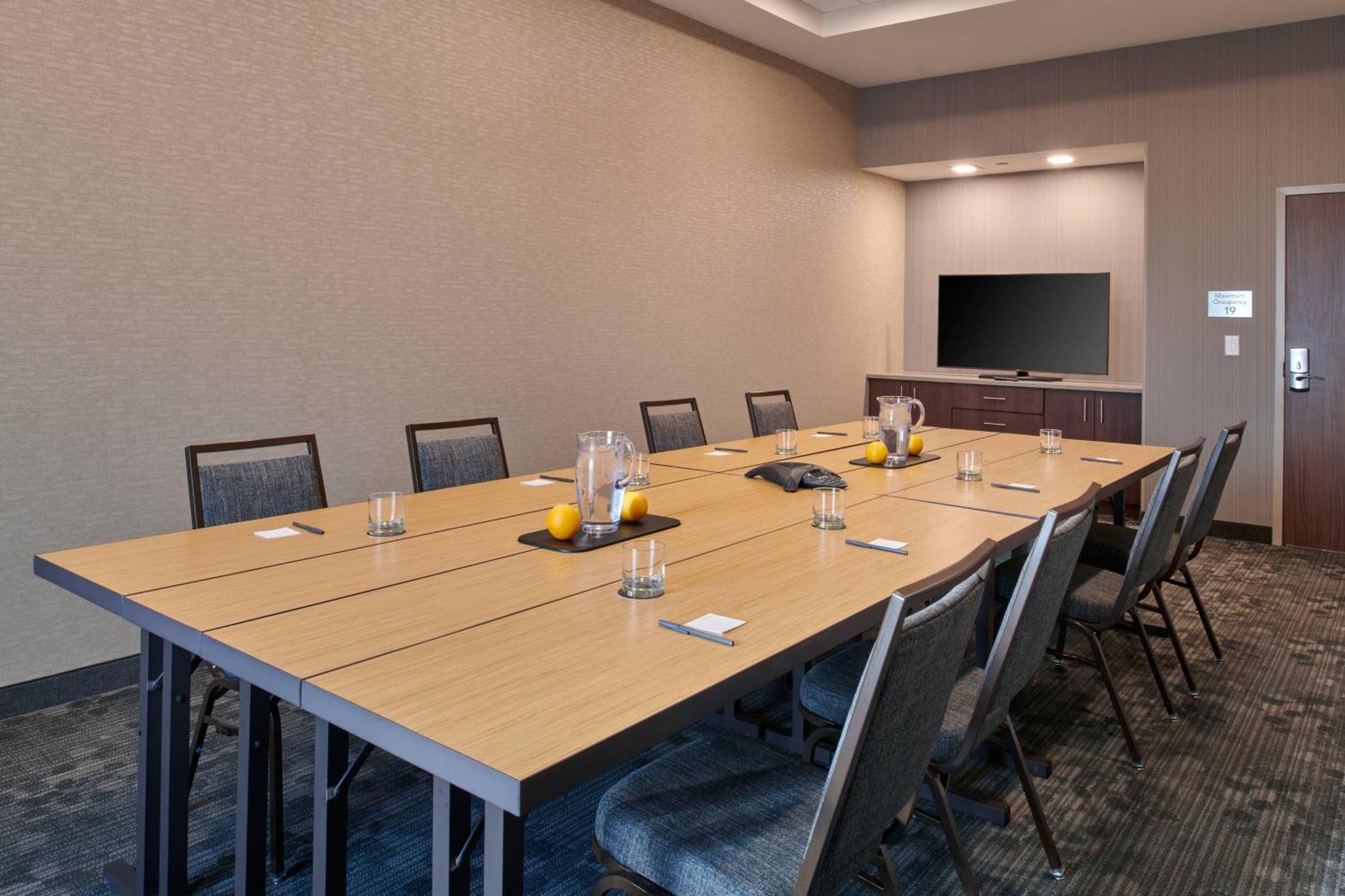 Courtyard By Marriott Petoskey At Victories Square Hotel Exterior photo