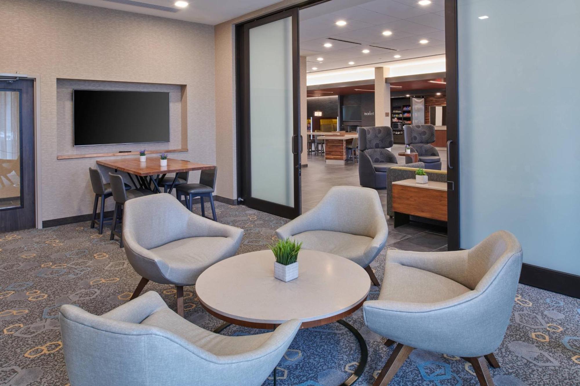 Courtyard By Marriott Petoskey At Victories Square Hotel Exterior photo